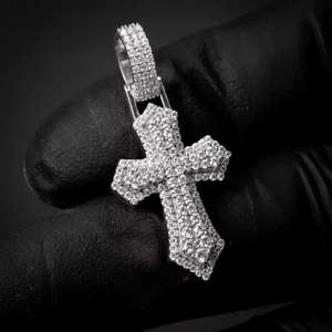 Pendentif Croix Moissanite Iced Out Hip Hop, Collier Croix Moissanite, Charme Croix Effet Diamant en Argent 925, Bijoux de Luxe pour Hommes - Product Image 3