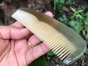 Latest Buffalo Horn <b>Comb</b> for Curly Hair High Quality Shiny <b>Comb</b> for Men & Women at Low Cost Luxury <b>Hot</b> Sale natural crafts - Product Image 4