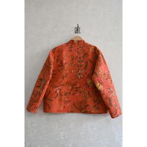 Chaqueta Floral Reversible de Algodón para Mujer, Chaqueta Acolchada Ligera, Prenda Exterior Boho Hecha a Mano - Product Image 4