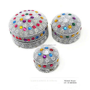 Caja de Regalo de Joyería de Perlas Blancas para Boda, Caja de Recuerdos Hecha a Mano en India con Cuentas de Lac, Caja Decorativa Rajasthani, Juego de 3 Cajas de Almacenamiento - Product Image 5