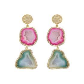 Pendientes colgantes de plata de ley 925 con geodas rosas y verde aguamarina chapadas en oro de 18 quilates, engastadas con doble punta y circonitas cúbicas. - Product Image 2