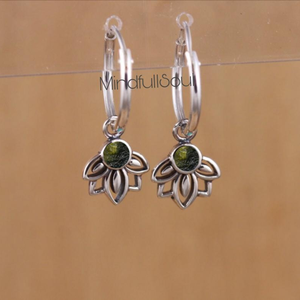 Boucles d'oreilles en Moldavite certifiée de qualité A, style bohème |   Moldavite authentique de la République tchèque, provenant de Chlum |   Bijoux en argent sterling 925 plaqué or - Product Image 4