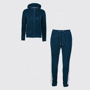 Ensemble de survêtement de luxe personnalisé noir surdimensionné avec sweat à capuche zippé et pantalon de jogging en coton de haute qualité, deux pièces, avec strass - Product Image 4