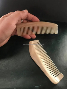 Falak World Export's Eco-Friendly Norse Warrior Peigne en corne antistatique Outil de massage en corne de buffle de boeuf naturel Design animal élégant - Product Image 5