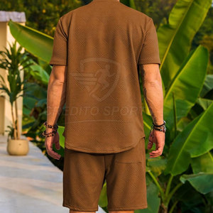 Ensemble short et t-shirt pour homme, design personnalisé respirant, design cool, coupe confortable - Product Image 4