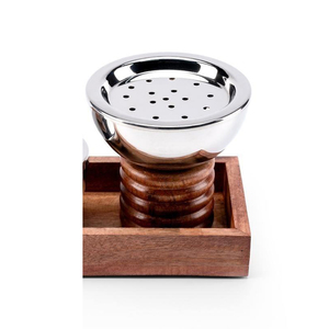 Ensembles de bakhoor en métal doré et argenté exquis avec bases en bois côtelées sur plateaux en bois, parfaits pour la parfumerie et la décoration intérieure. - Product Image 6