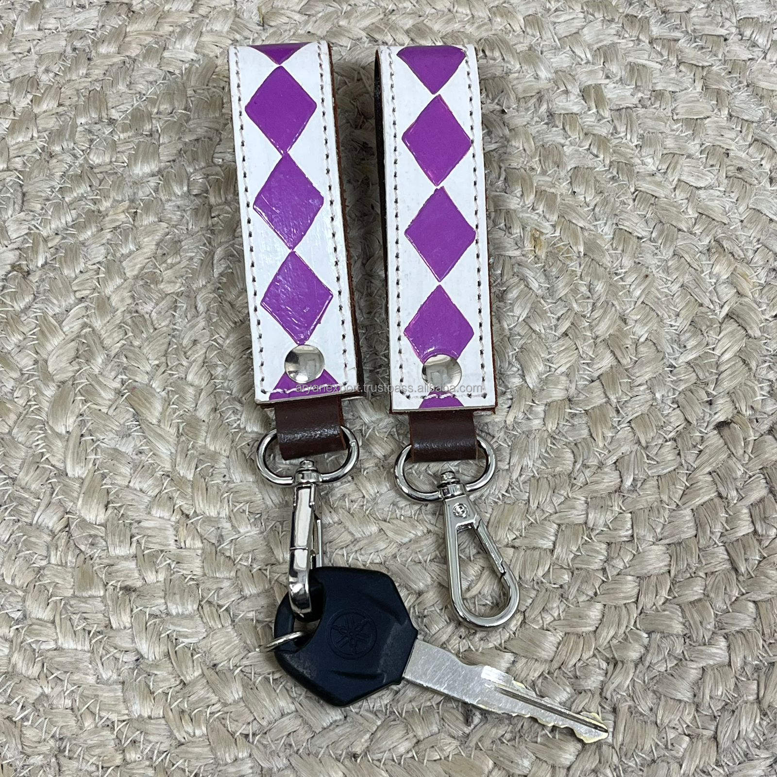 ลายตารางหมากรุกสีม่วงและขาว