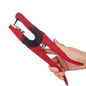 Pinza Aplicadora de Etiquetas para Orejas Reutilizable de Alta Calidad con Diseño Personalizado, Acabado Satinado, Instrumentos Quirúrgicos Veterinarios GM ETA-1009 para Cerdos - Product Image 1