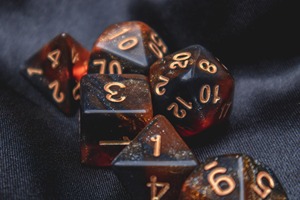 Lot de dés en résine pour l'export en gros, expédition mondiale, dés polyédriques en résine pour le marché international des jeux de table, dés de jeu en gros - Product Image 6