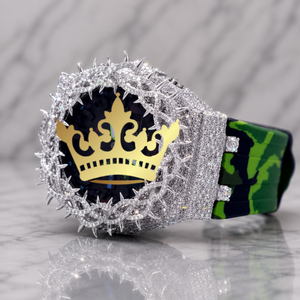Reloj de Diamantes Premium Estilo Hip Hop, Diseño de Bisel con Púas, Correa Deportiva Verde Camuflaje - Product Image 1