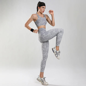 Nuevo conjunto de yoga personalizado para mujer, top corto con hombros descubiertos, leggings de gimnasio con cintura elástica de spandex/nailon para fitness, trabajo, gimnasio y yoga. - Product Image 4