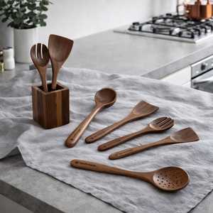 Cuillère de service moderne en bois plaqué or rose avec long manche, écologique et durable, capacité de 10 ml, idéale pour les fêtes - Product Image 1