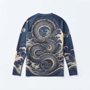 เสื้อแรชการ์ดแขนยาวสำหรับผู้ชาย พิมพ์ลายมังกรด้วยเทคนิค Heat-Transfer ป้องกันรังสียูวี โลโก้ด้านหน้า แห้งเร็ว เหมาะสำหรับเล่นกีฬา - Product Image 4