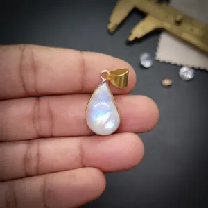 จี้ทองเหลืองรูปทรงลูกแพร์ประดับพลอยสีรุ้ง |   จี้ทองเหลืองทำมือ |   เครื่องประดับหลากสีสันที่โดดเด่น |   จี้พลอยขายส่ง - Product Image 1