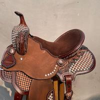 Selle de spectacle de rodéo en cuir véritable de qualité supérieure, faite à la main, légère et confortable, pour la course de baril western, avec éléments en plastique
