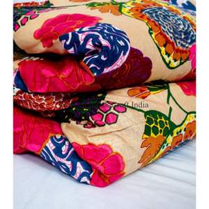 Tela de algodón estampada con motivos florales, fabricada en India, hecha a mano, color beige, estampado floral, ligera, de alta calidad, para cortinas, camisas y fundas. - Product Image 2