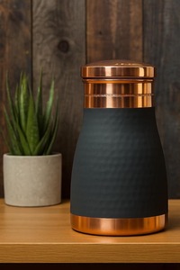 Premium Quality Hammered Copper Water Bottle Handmade Copper Bottle for Home Office Gym and Travel - Product Image 2