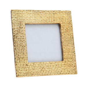 Cadre photo en bois de qualité supérieure pour accrochage mural et présentation sur table – Décoration intérieure intemporelle - Product Image 1