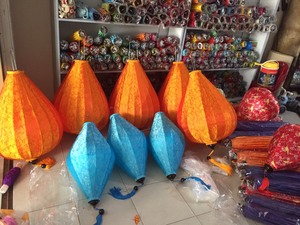 โคมไฟไหมโฮอิอันแบบดั้งเดิมของเวียดนาม ทำด้วยมือ สีสันสดใส สำหรับเทศกาลตรุษจีน งานแต่งงาน ตกแต่งบ้าน เป็นมิตรกับสิ่งแวดล้อม ทนทาน 99 โคมทอง แบรนด์ Caryln - Product Image 2