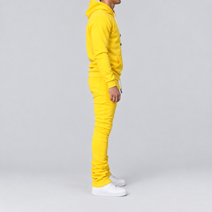 Survêtement pour homme durable, fabriqué en tissu de qualité, offrant confort, un look élégant et une excellente performance sportive. - Product Image 3