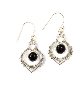Boucles d'oreilles pendantes tendance pour femmes, en argent, avec pierres précieuses noires, à porter pour toutes les occasions - Product Image 2