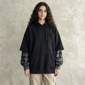 Sweat-shirt à capuche oversize pour femme, noir, manches à carreaux, en coton tricoté respirant, hiver, avec poche avant, fabricant OEM ODM - Product Image 3