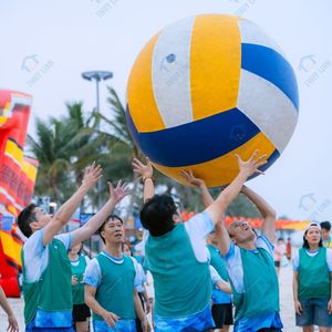 ลูกวอลเลย์บอลเป่าลมขนาดใหญ่สำหรับกิจกรรมสร้างทีม เวียดนาม ผลิตจาก PVC รับประกันความปลอดภัยระหว่างการขนส่ง ใช้ได้ทุกฤดู ยี่ห้อ Thuy Linh ระยะเวลาจัดส่ง 5-10 วัน - Product Image 6