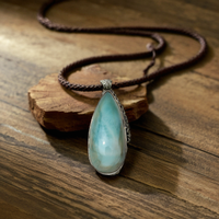 Pendentif goutte en Larimar pour enfants, style hindouisme bohème, avec sertissage clos, chaîne en argent vieilli plaqué rhodium, bijoux en pierres précieuses