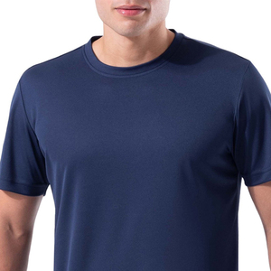 เสื้อยืดคอกลมแขนสั้นสีกรมท่าสำหรับผู้ชาย ทรงปกติ ผ้าถัก สีพื้น โพลีเอสเตอร์ 100% ระบายอากาศได้ดี น้ำหนัก 180 กรัม - Product Image 4