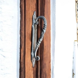 Poignée de Porte en Fer Forgé à la Main Modèle KHP-DECO-SP ; Résistante à la Rouille, Installation Facile, Style Traditionnel, Surface Embossée ; Porte - Product Image 6
