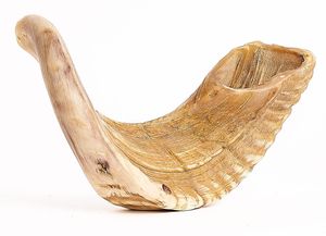 Shofar décoratif spirituel en corne de bélier, instrument sonore traditionnel pour la prière et les festivals, fait main, qualité supérieure, design élégant - Product Image 1