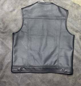 เสื้อกั๊กหนังแท้สำหรับนักขี่มอเตอร์ไซค์ (ทรง MC) - Product Image 3