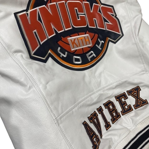Chaqueta de Cuero de Invierno Kith X Knicks Avirex con Bordado de Precisión en la Parte Delantera |   Producción de Marca Privada OEM/ODM - Product Image 3