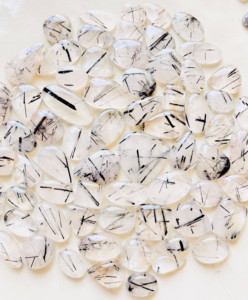 หินควอตซ์เจียระไนพลอยสีดำคุณภาพสูงอัญมณีทรงหลวมจากแหล่งกำเนิดตามธรรมชาติแร่ควอตซ์กึ่งมีค่าสำหรับทำเครื่องประดับ - Product Image 3