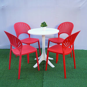 Silla Moderna Ecológica de Plástico Moldeado Rojo Impermeable con Respaldo Ventilado para Jardín, Fiestas y Superficies de Alfombra - Product Image 1