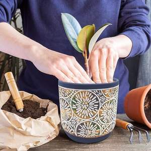 DeeCoo Ensemble de 3 pots de plantes suspendus en céramique rustiques avec trous de drainage, écologiques, légers, modernes, décoratifs, pour l'extérieur/l'intérieur - Product Image 4