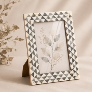 Marco de Fotos de Madera Hecho a Mano, Rectangular Vertical, Impresión Digital, Elegante Portafotos Decorativo, Artesanal - Product Image 1