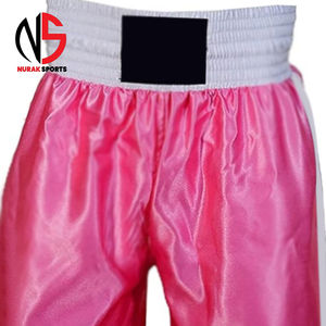 Shorts de Muay Thai pour hommes, fabriqués par un bon fabricant, entièrement personnalisés, très demandés, tendance, anti-plis, de haute qualité. - Product Image 3