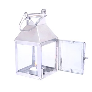 Linterna de vela de luz en T de acero inoxidable con mango, decoración navideña con acabado brillante, portavelas hecho a mano de lujo a la venta - Product Image 3