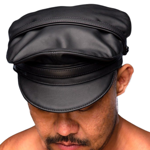 Casquette de motard classique en cuir véritable imperméable et structurée pour homme, style biker, ajustable, effet vieilli, couleur unie, idéale pour les clubs. - Product Image 3