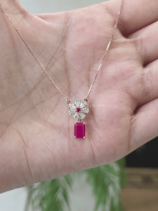 Qube Star LLP, Diamante Cultivado en Laboratorio, Certificado IGI, Oro de 14K, Elegante Colgante Floral de Lujo con Gema Roja en Forma de Gota - Product Image 4