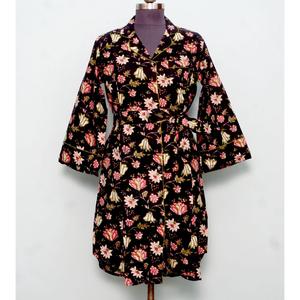 เสื้อแจ็คเก็ตผ้าฝ้ายพิมพ์ลายสไตล์โบฮีเมียนสำหรับผู้หญิง แขนยาว ไซส์ใหญ่ เสื้อทำมือ ตกแต่งกระดุม ลายพิมพ์สวยงาม มีซับใน - Product Image 4