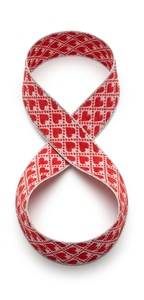 Cinta Decorativa con Patrón de Corazón Rojo de Neelkamal Industries, Cinta de Poliéster con Borde Plateado para Envolver Regalos y Empaquetar - Product Image 5