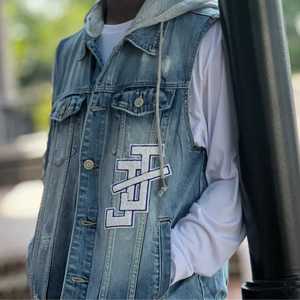 Gilet en jean à capuche Jack and Jill pour hommes, veste sans manches en jean, logo brodé personnalisé, vente en gros - Product Image 4