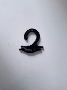 Présentoir de vente au détail innovant Kim Vu Minh écologique et peu encombrant avec crochets et cintres en plastique PP fabriqués au Vietnam - Product Image 6