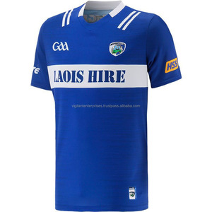 Maillot de football en polyester 100% de style rétro OEM avec nom personnalisé Vêtements de football personnalisables solides et légers - Product Image 1