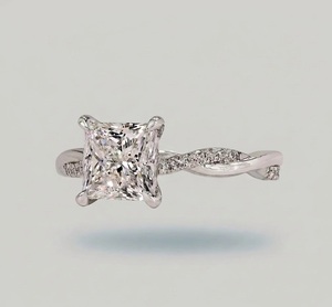 Bague de fiançailles en or jaune 14 carats avec diamant de laboratoire de 1,16 carat, couleur E, pureté VS1, taille princesse, avec bande torsadée et diamants latéraux pour femme - Product Image 4