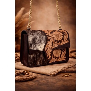 Bolso Deportivo Mini Speedy de Piel Genuina 100% con Detalles en Piel Marrón y Blanca, Diseño Exclusivo 2026, Ligero y Resistente al Agua - Product Image 2