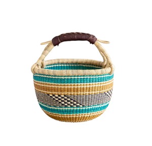 Panier de rangement chic en jonc de mer tressé, écologique, rayé bleu sarcelle et or noir, pour organisation domestique moderne - Product Image 1