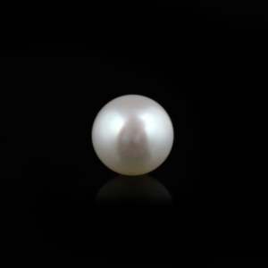 Natural Coin Freshwater Pearl 5.4 Carat Loose Gemstone for Fine Jewelry - Product Image 1